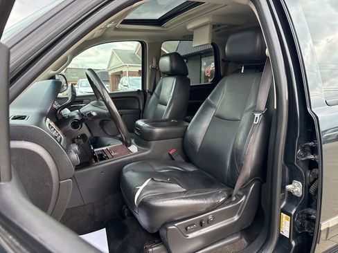 Used 2012 Chevrolet Tahoe LTZ image 3