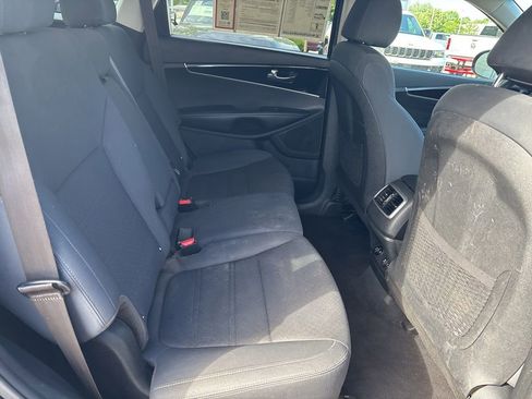 Used 2020 Kia Sorento LX FWD image 43