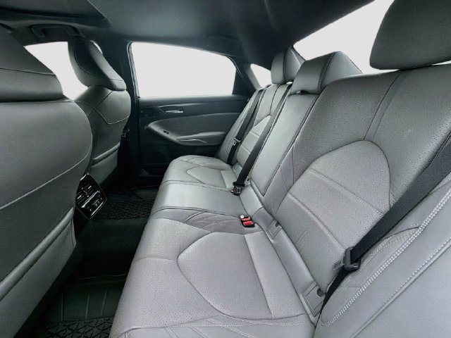 Used 2020 Toyota Avalon Limited w/ All Weather Liner Package FWD image 18