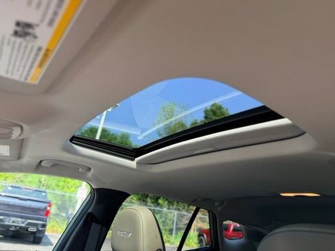 Used 2026 Chevrolet Trax ACTIV w/ Sunroof Package FWD image 18