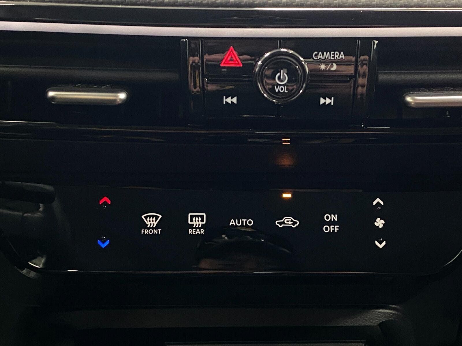 Certified 2025 Nissan Kicks SR AWD/4WD image 23