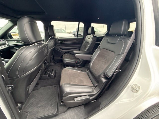 Used 2023 Jeep Grand Cherokee L Laredo AWD/4WD image 19