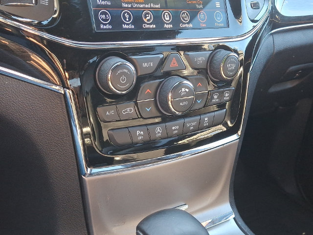 Used 2019 Jeep Grand Cherokee Trailhawk AWD/4WD image 17