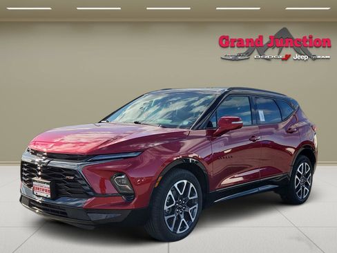 Used 2024 Chevrolet Blazer RS w/ Driver Confidence II Package image 3