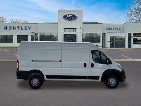 Used 2025 RAM ProMaster 2500 w/ Convenience Group FWD image 3