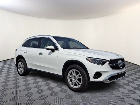 Used 2023 Mercedes-Benz GLC 300 4MATIC image 1