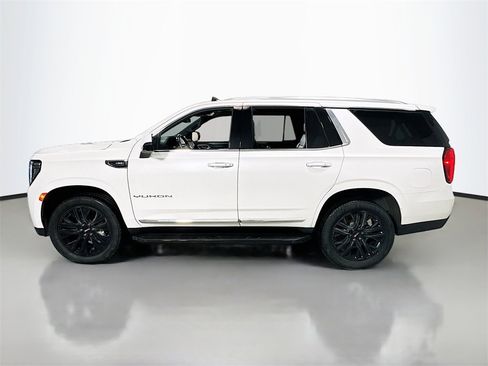Used 2021 GMC Yukon SLT w/ SLT Luxury Plus Package image 4