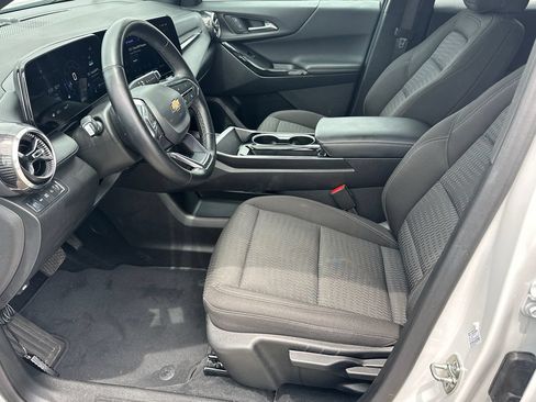 Used 2025 Chevrolet Equinox LT AWD/4WD image 9