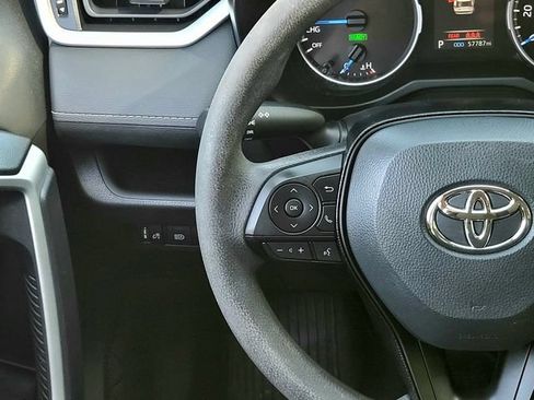 Certified 2022 Toyota RAV4 LE AWD/4WD image 16