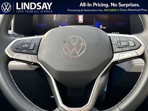 New 2026 Volkswagen Taos SE AWD/4WD image 18