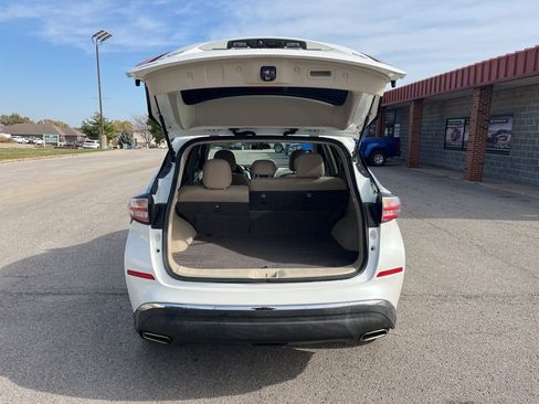 Used 2017 Nissan Murano SV image 9