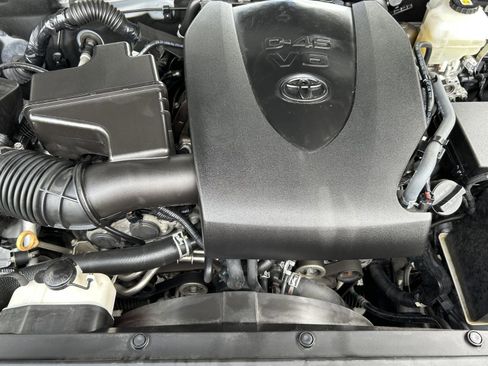 Used 2021 Toyota Tacoma TRD Off-Road image 15