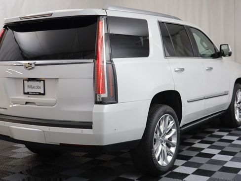 Used 2020 Cadillac Escalade Premium Luxury AWD/4WD image 19