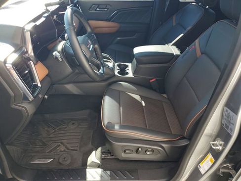 Used 2024 GMC Canyon AT4 w/ AT4 Premium Package image 23