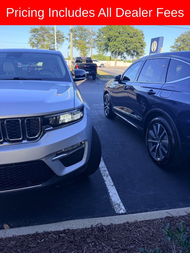 Used 2022 Jeep Grand Cherokee Limited w/ Luxury Tech Group II RWD image 3