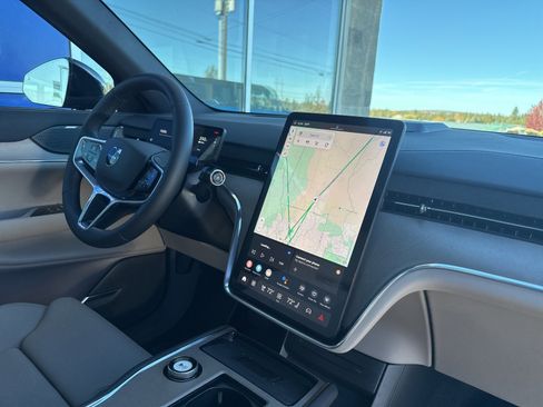 New 2025 Volvo EX90 Ultra image 16