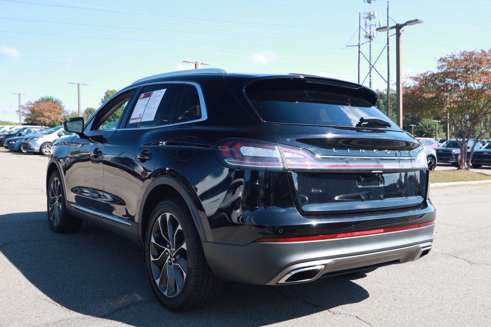 Used 2021 Lincoln Nautilus Reserve AWD/4WD image 3