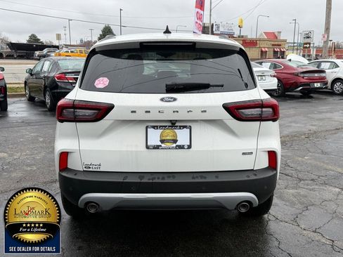Used 2024 Ford Escape SE image 6