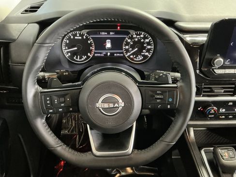 Used 2023 Nissan Pathfinder SV image 24