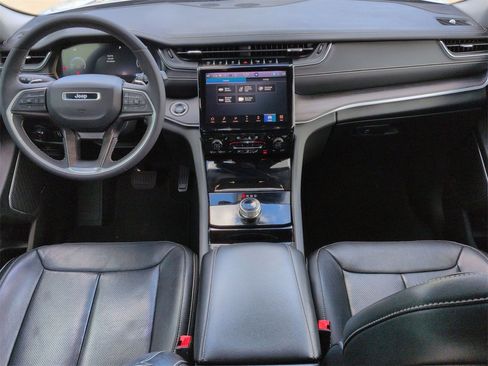 Used 2023 Jeep Grand Cherokee L Limited w/ Luxury Tech Group II image 21