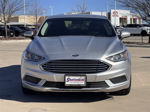 Used 2018 Ford Fusion SE w/ Fusion SE Technology Package image 7