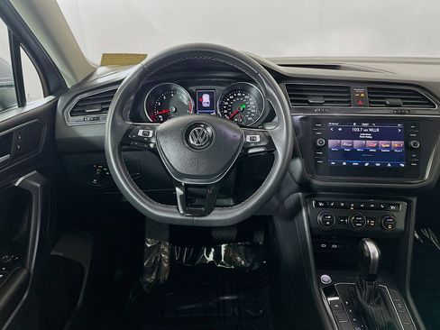 Used 2021 Volkswagen Tiguan SE image 21
