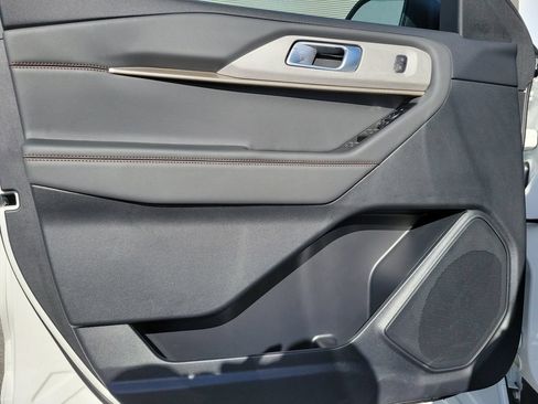 New 2026 Ford Explorer Active RWD image 14