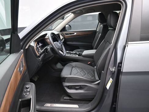 Used 2024 Volkswagen Atlas SE AWD/4WD image 9