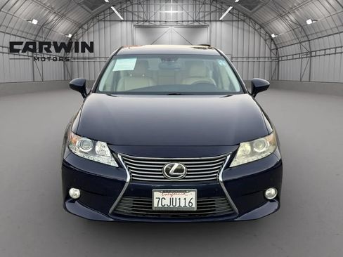 Used 2013 Lexus ES 350 w/ Luxury Pkg FWD image 2