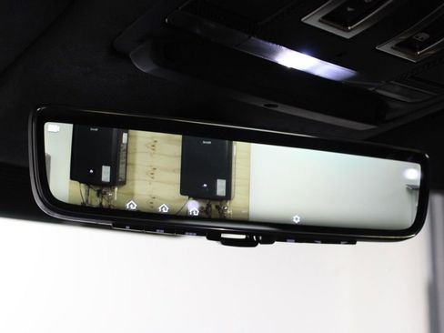 Used 2025 Land Rover Defender 110 V8 image 38