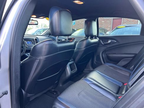 Used 2015 Chrysler 200 S image 18