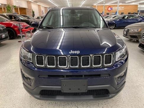 Used 2018 Jeep Compass Latitude w/ Popular Equipment Group FWD image 2