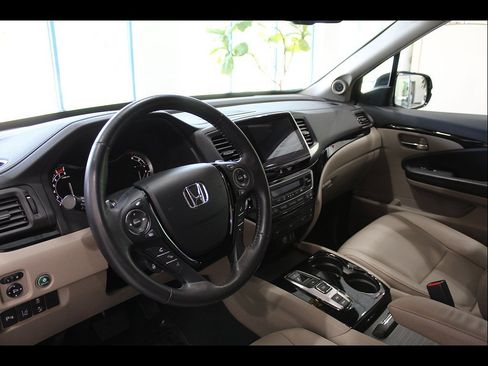 Used 2016 Honda Pilot Elite image 13