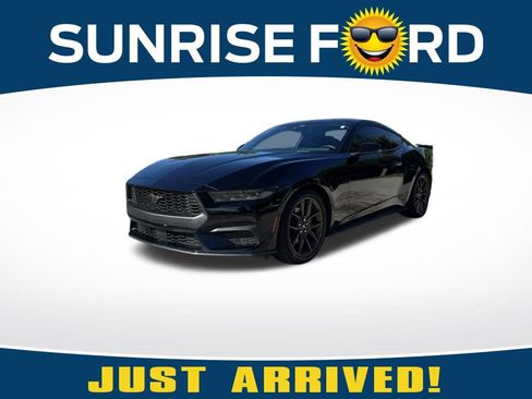 Used 2025 Ford Mustang Premium RWD image 1