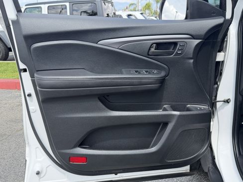 Used 2023 Honda Passport EX-L image 13