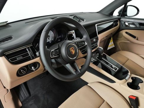 New 2026 Porsche Macan S image 4