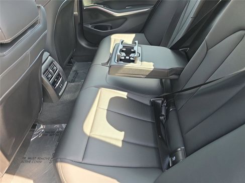 Used 2025 BMW 330i Sedan image 14