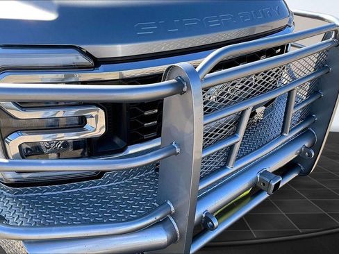 Used 2023 Ford F350 Lariat image 29