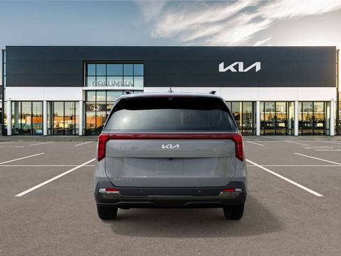 Used 2026 Kia Carnival SX w/ SX Dark Edition Package FWD image 7