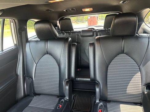 Used 2021 Toyota Highlander XSE FWD image 21