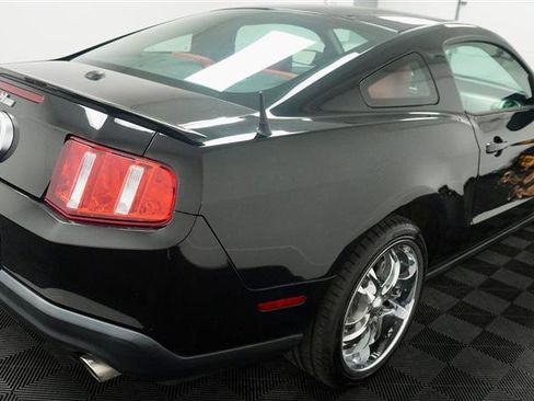 Used 2010 Ford Mustang GT image 7