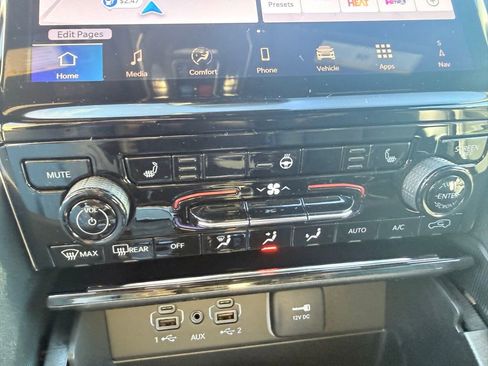 New 2025 Jeep Grand Cherokee L Limited w/ Black Appearance Package image 4