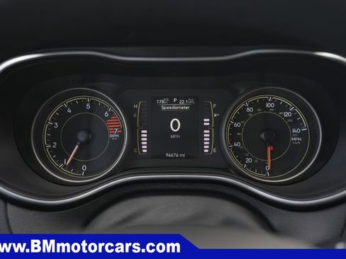 Used 2021 Jeep Cherokee Latitude Plus AWD/4WD image 39