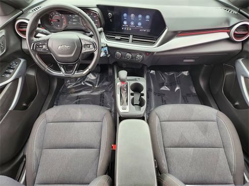 Used 2024 Chevrolet Trax RS w/ Sunroof Package image 25