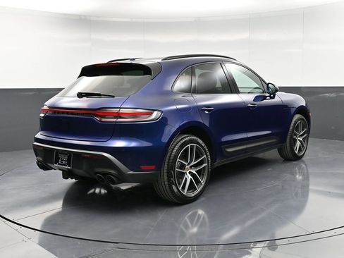 Certified 2025 Porsche Macan AWD/4WD image 8