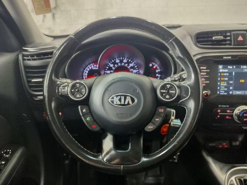 Used 2019 Kia Soul + FWD image 34