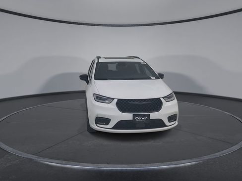 New 2026 Chrysler Pacifica Limited AWD/4WD image 4