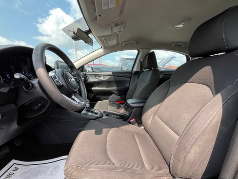 Used 2021 Kia Forte LXS FWD image 25