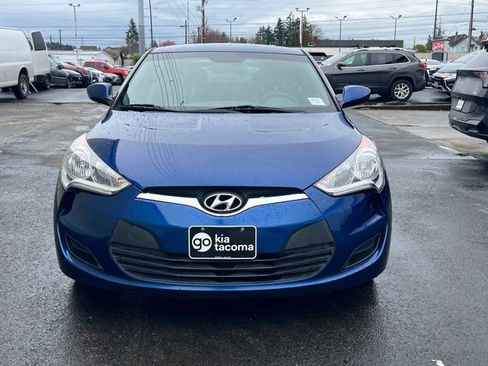 Used 2016 Hyundai Veloster Base image 4