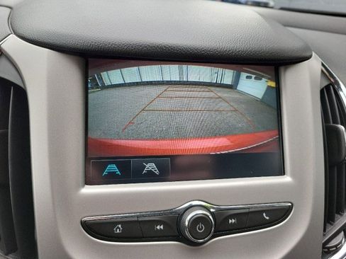 Used 2018 Chevrolet Cruze LS image 12